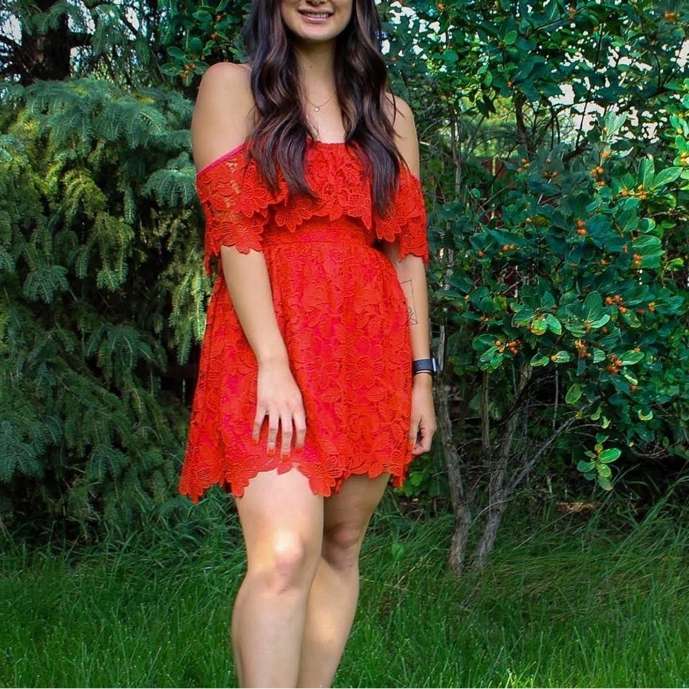 [XS] Lacy Off-the-shoulder Mini Dress